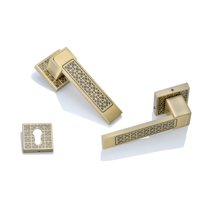 Brass Rose Handle DBRH 9956 Antique